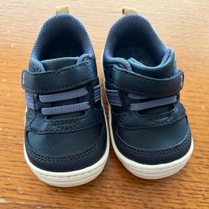 Striderite baby shoes